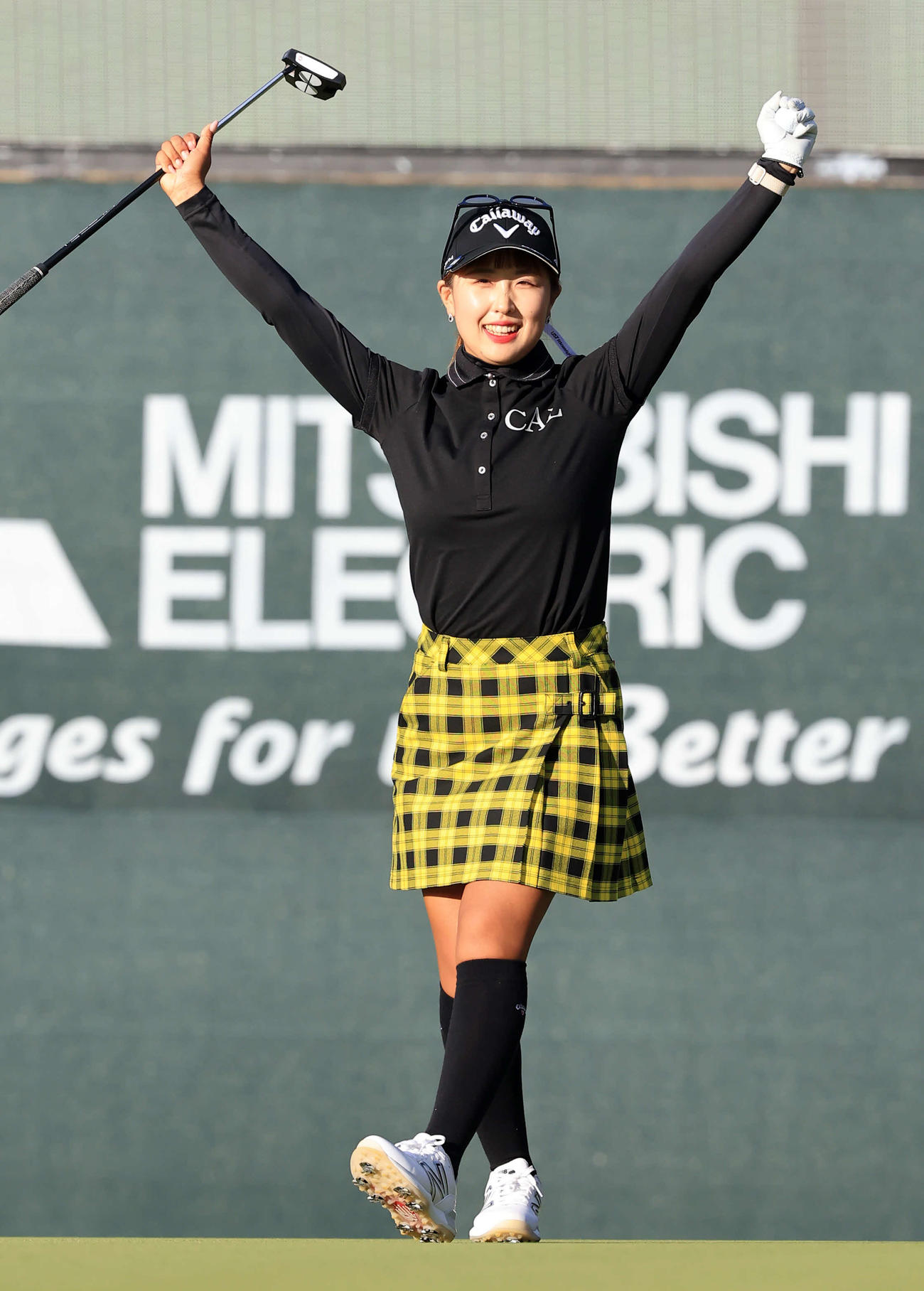 プレーオフの末、優勝を決めガッツポーズのリ・ハナ（撮影・浅見桂子）