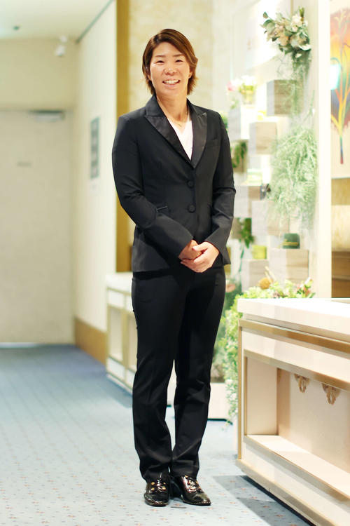 TOTOジャパンクラシック選手歓迎レセプションでドレスアップする穴井詩（撮影・河田真司）