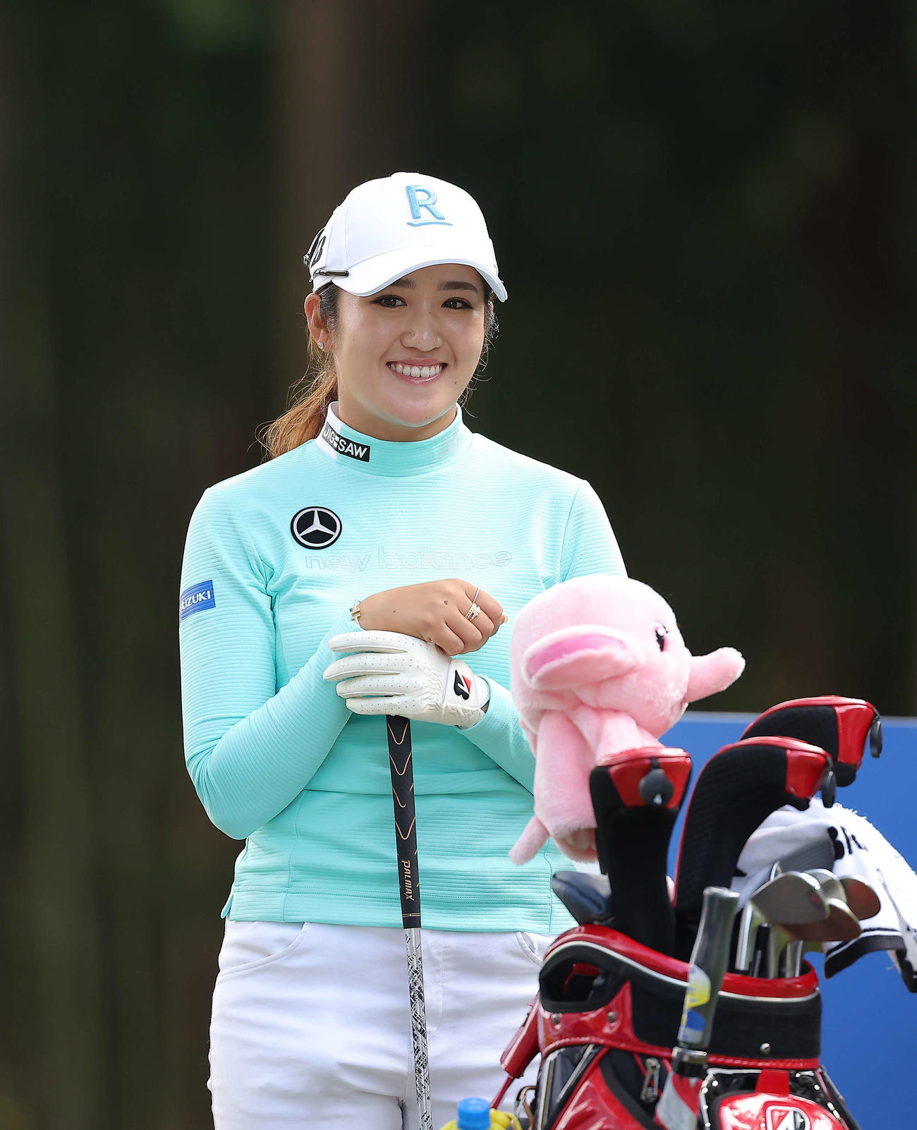 18番、笑顔を見せる稲見（撮影・河田真司）