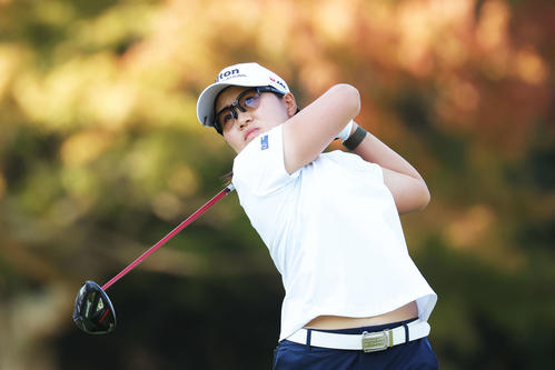 12番、ティーショットを放つ畑岡奈紗（撮影・河田真司）