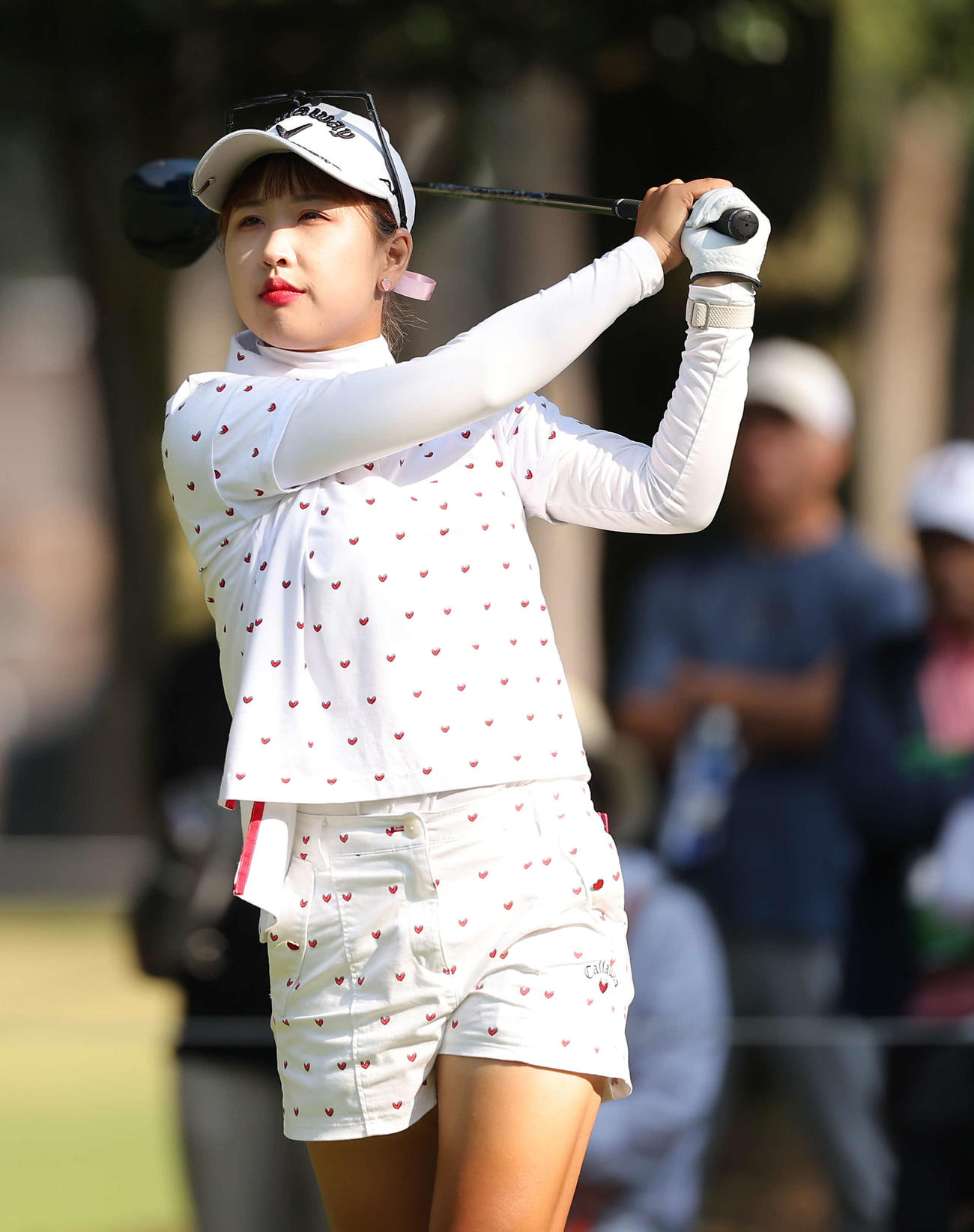 4番、ティーショットを放つリ・ハナ（撮影・河田真司）