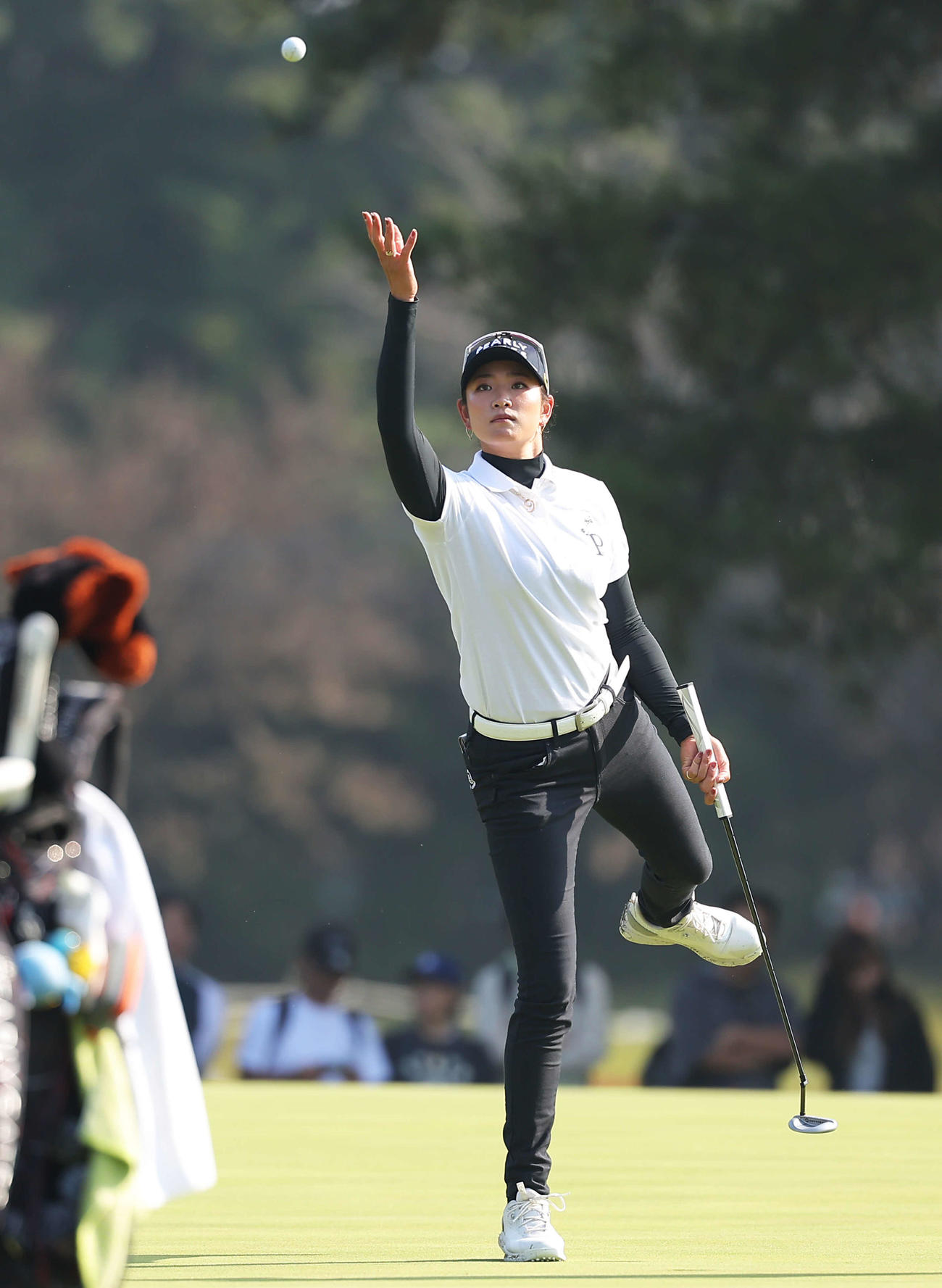 3番、ボールを投げる原英莉花（撮影・河田真司）