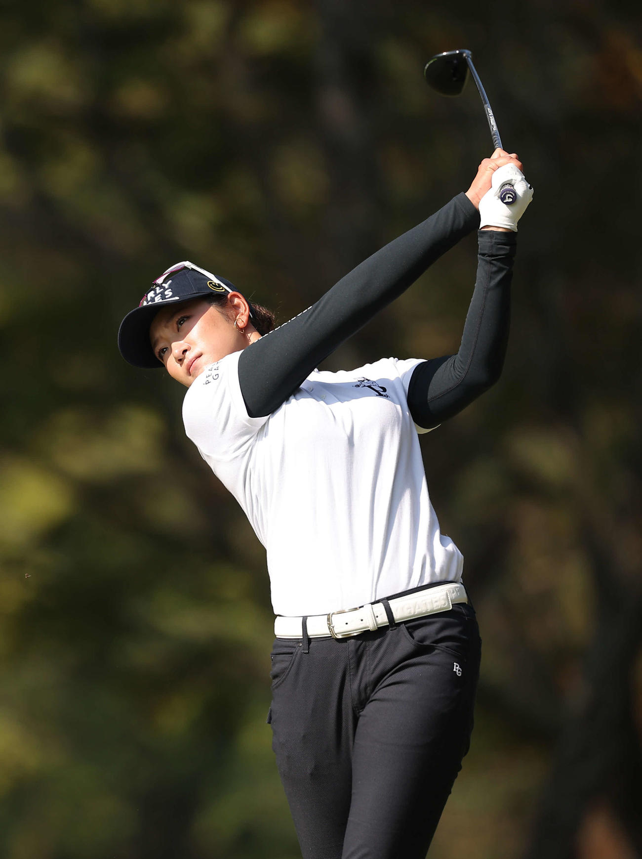 5番、ティーショットを放つ原英莉花（撮影・河田真司）