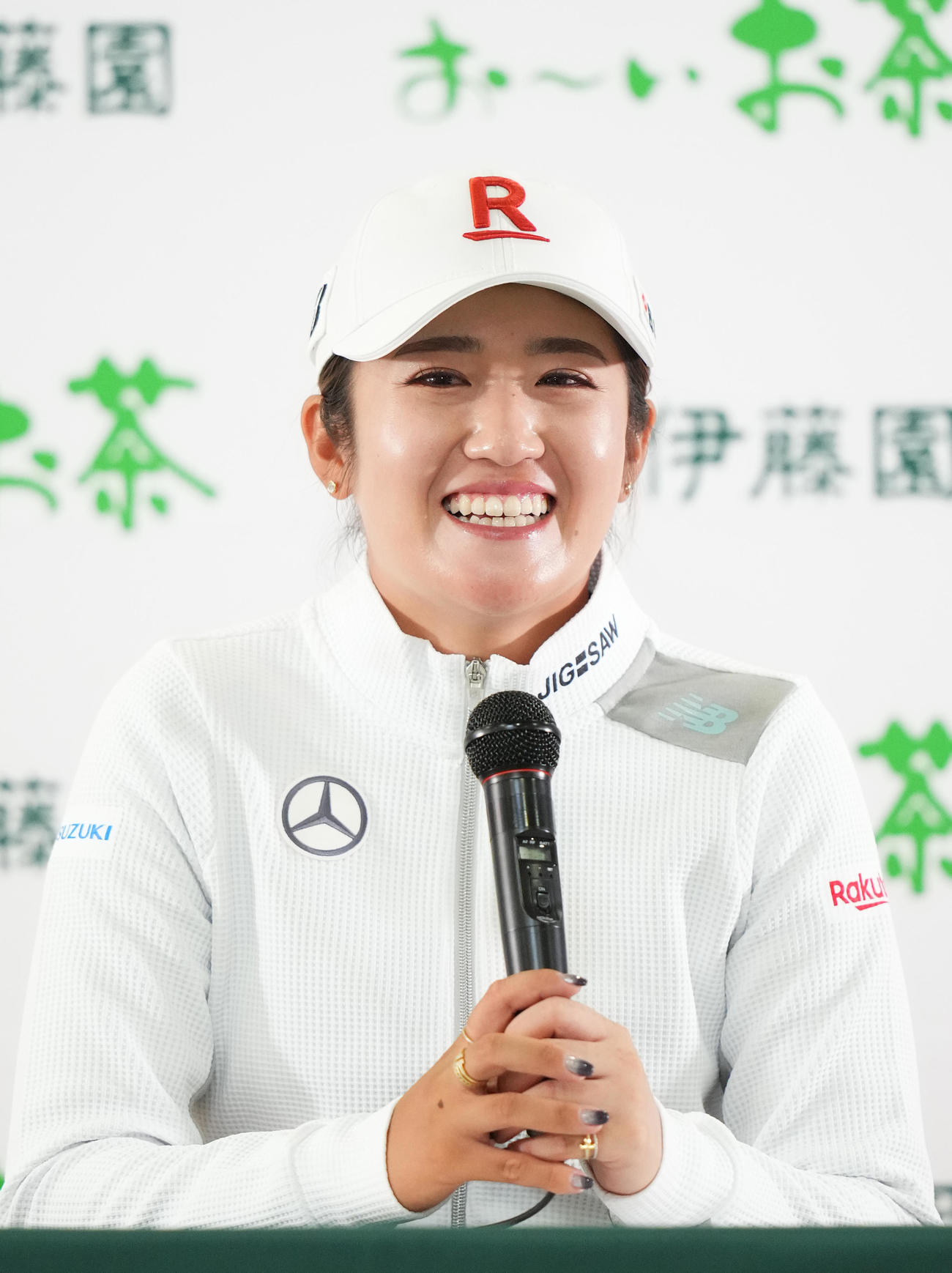 会見で米ツアーに参戦を明言する稲見（撮影・菅敏）