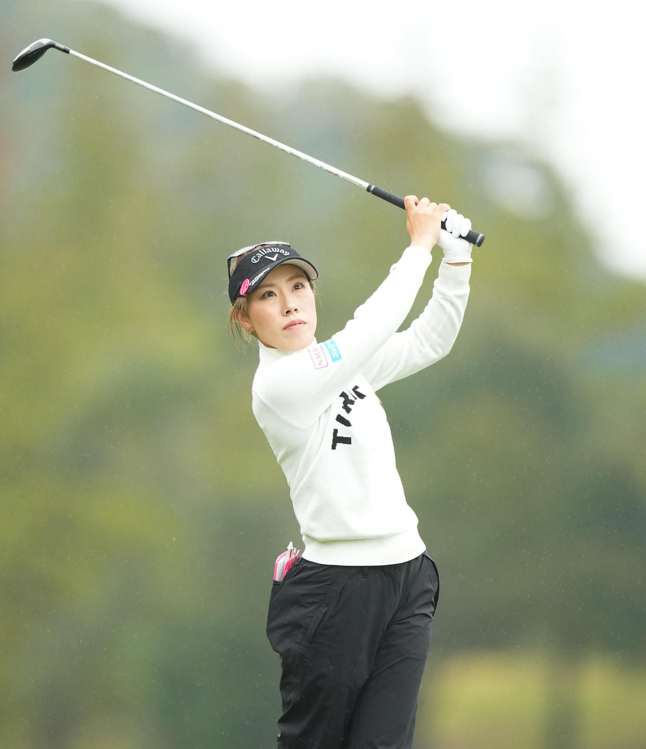 2番、ティーショットを放つ木村彩子（撮影・菅敏）