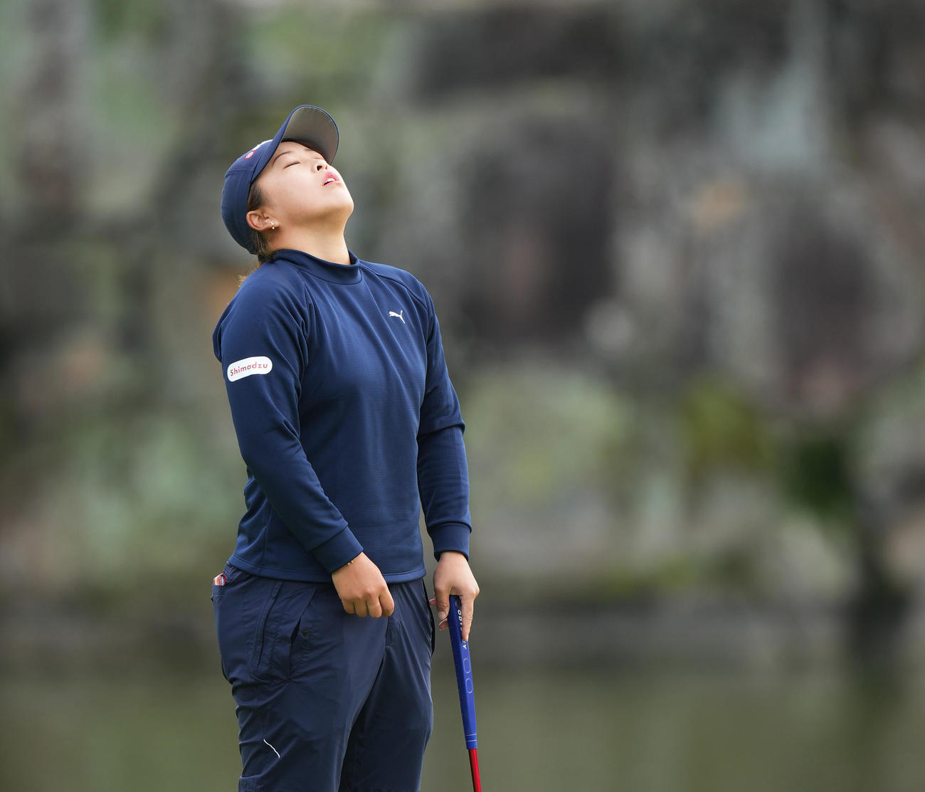 伊藤園レディースで優勝し、感極まる西郷（撮影・菅敏）