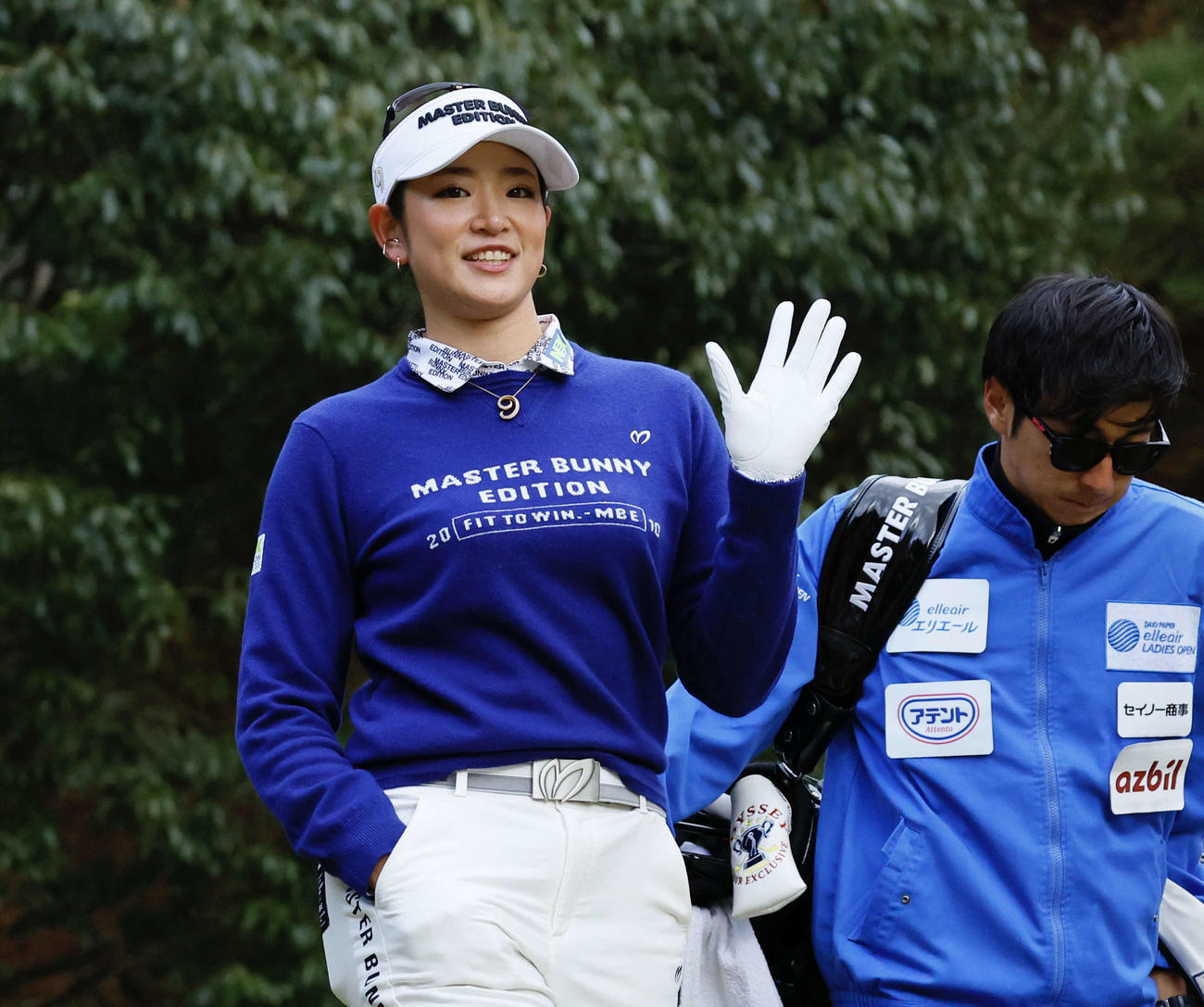 2番、ティーショットを放ち笑顔を見せる原英莉花（撮影・藤尾明華）