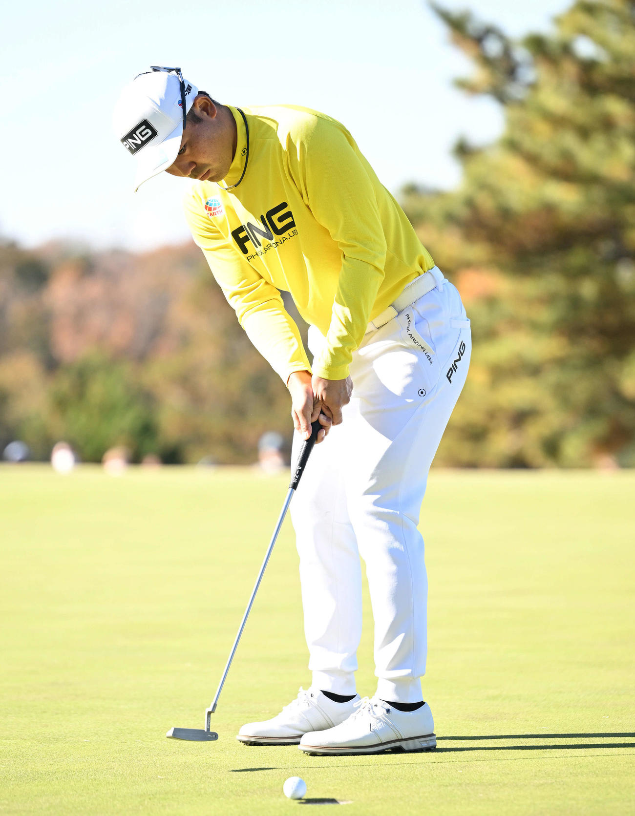 2番、バーディーパットを沈める蝉川泰果（撮影・滝沢徹郎）
