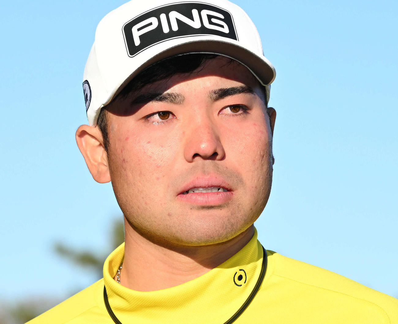 優勝のインタビュー中に感極まる蝉川泰果（撮影・滝沢徹郎）