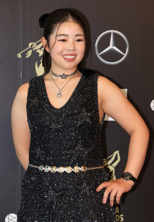 「JLPGA AWARDS 2023」でドレスアップした山下美夢有（撮影・浅見桂子）
