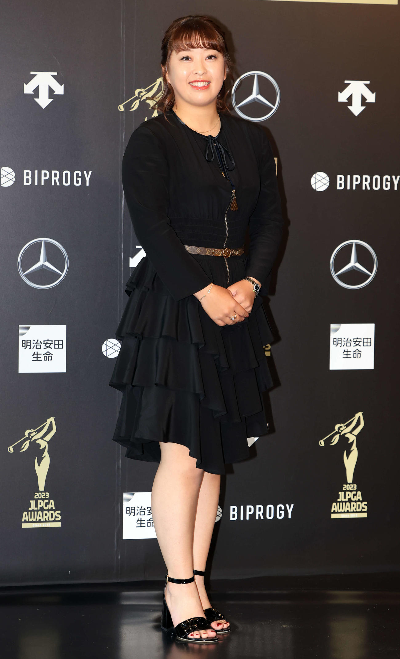 「JLPGA AWARDS 2023」でドレスアップした西郷真央（撮影・浅見桂子）
