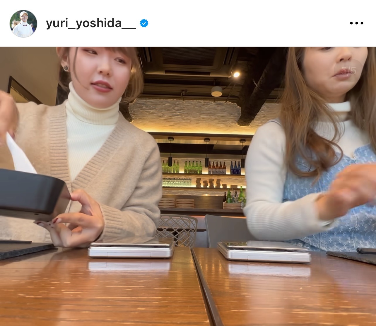 手まり寿司を作るようす（吉田優利のインスタグラムから）