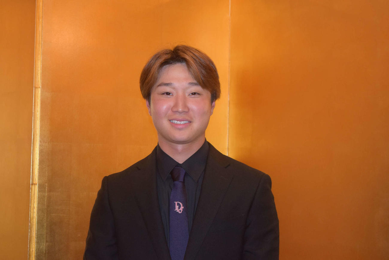 母校の祝賀会に出席した平田憲聖（撮影・阪口孝志）