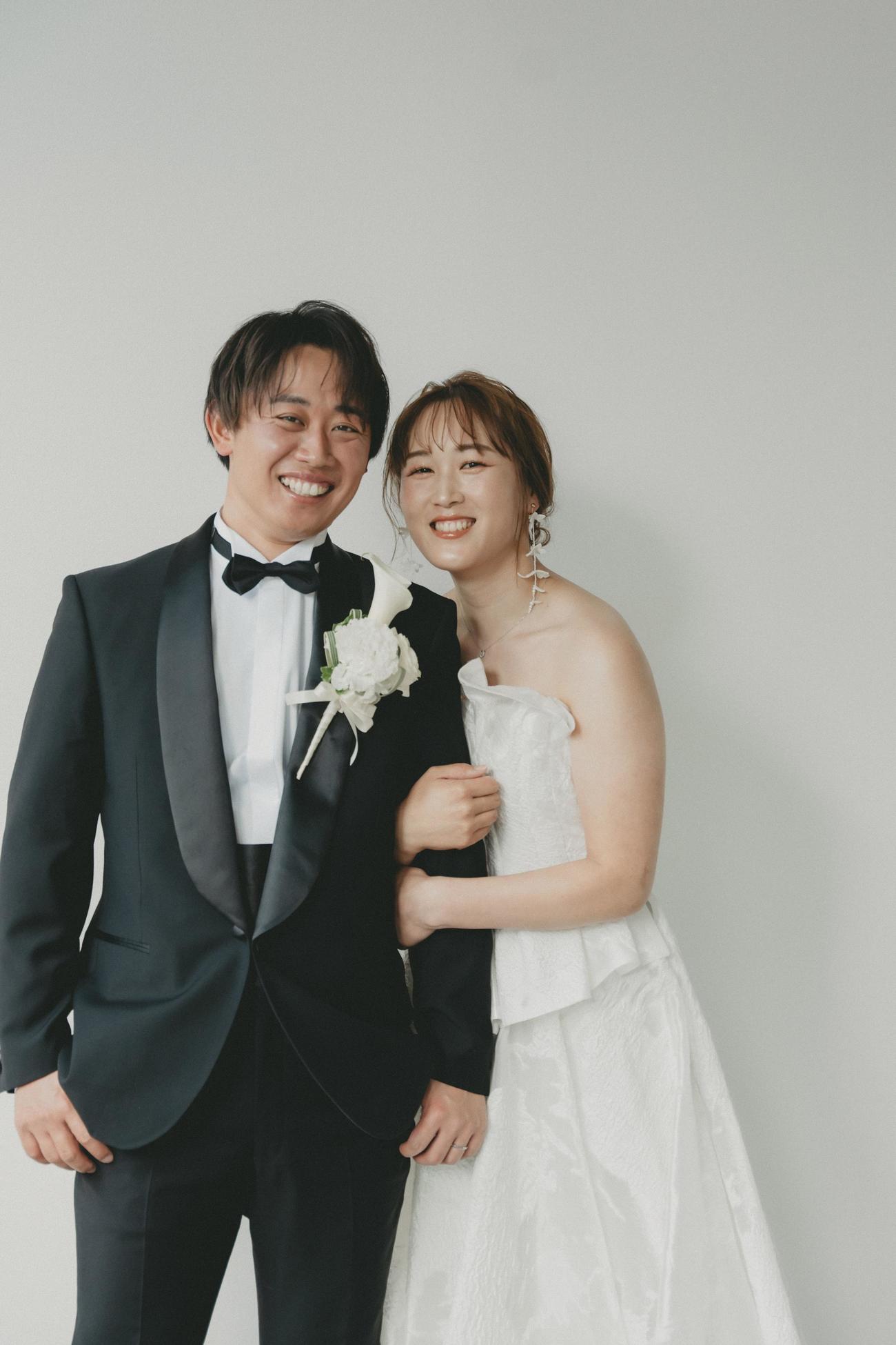 女子プロゴルフのステップツアーで通算2勝の新海美優が男子プロの松田一将と結婚