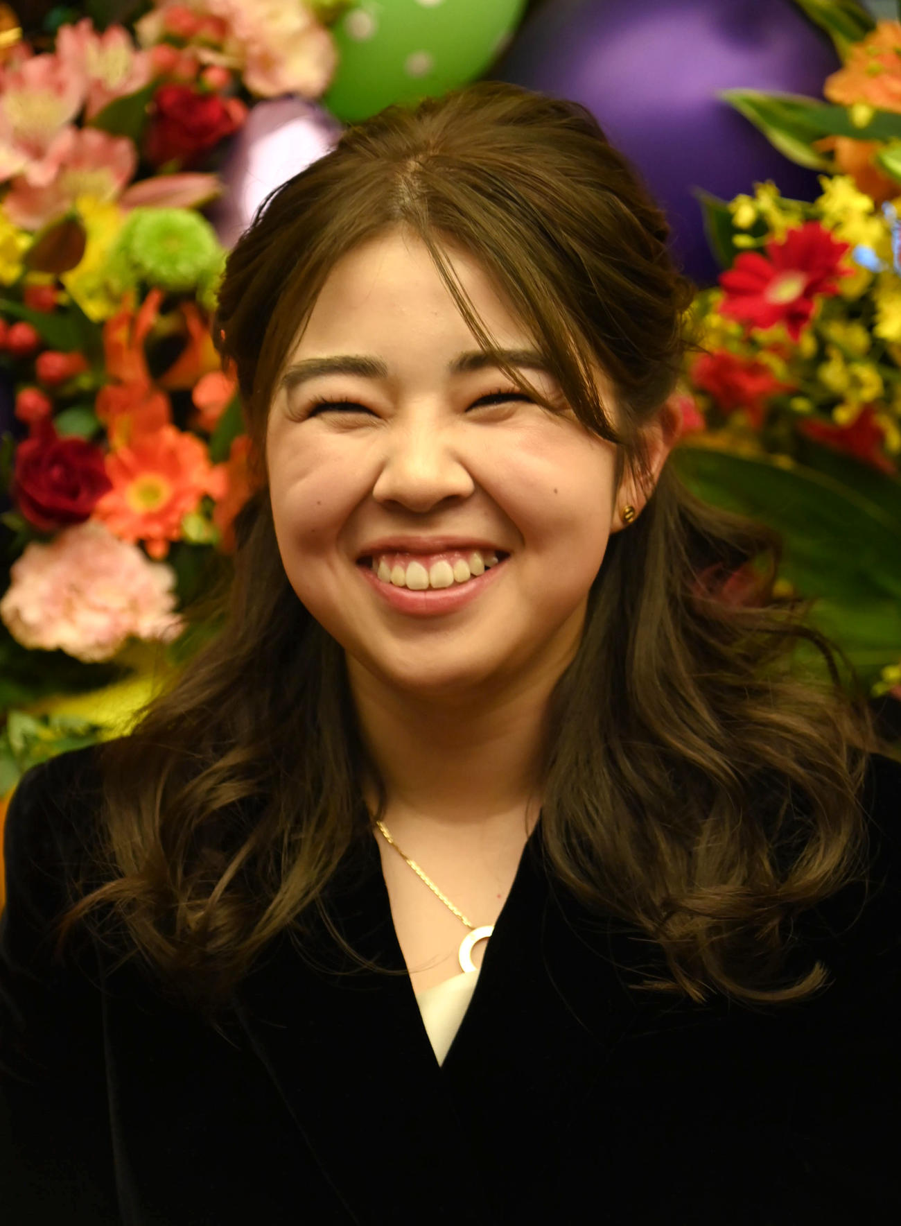 報道陣の質問に答える山下美夢有（撮影・石井愛子）