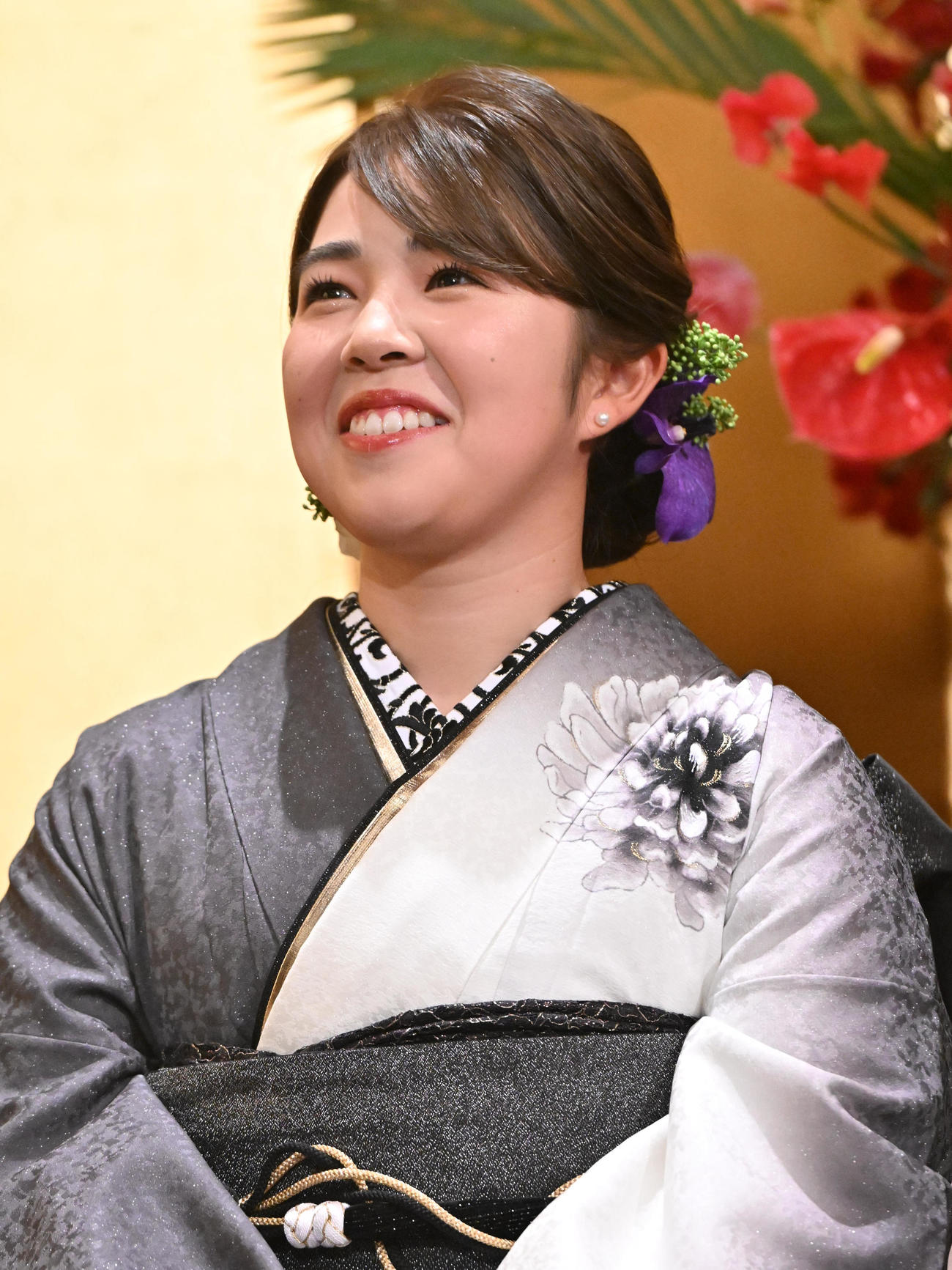 祝う会で笑顔を見せる山下美夢有（撮影・石井愛子）