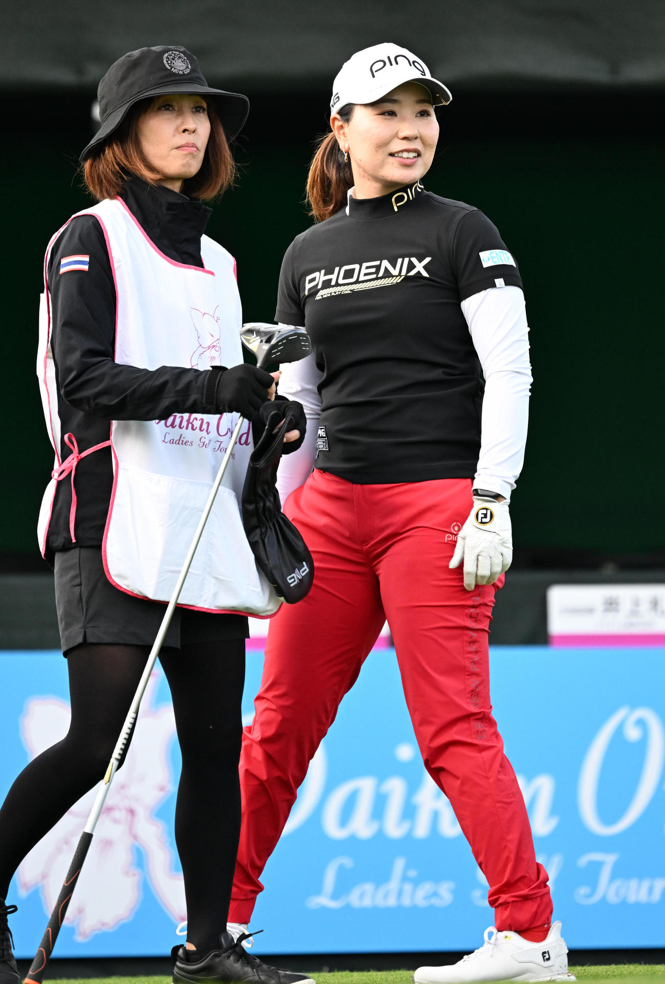 笑顔を見せる比嘉真美子（撮影・前岡正明）