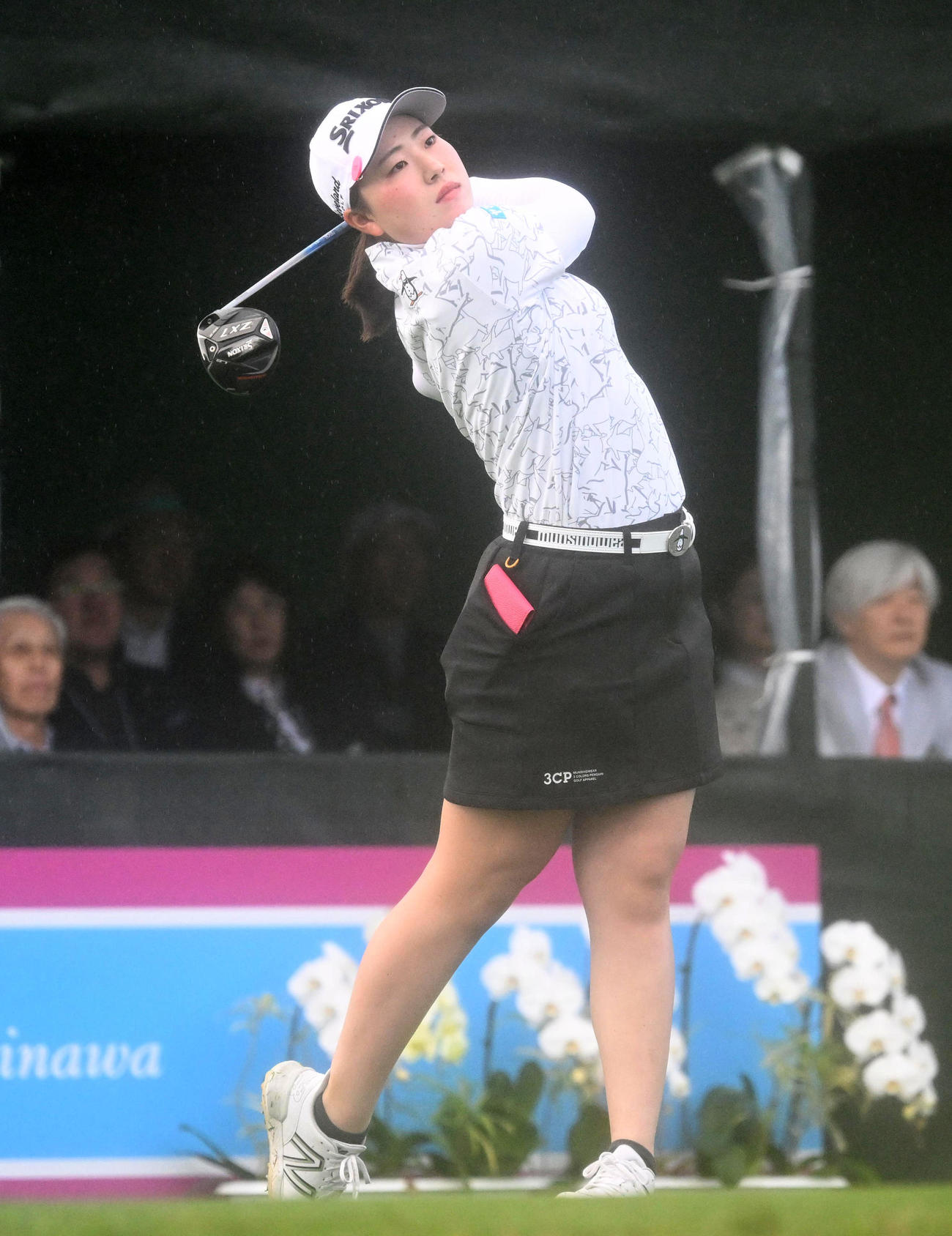 1番ティーショットを放つ竹田麗央（撮影・前岡正明）