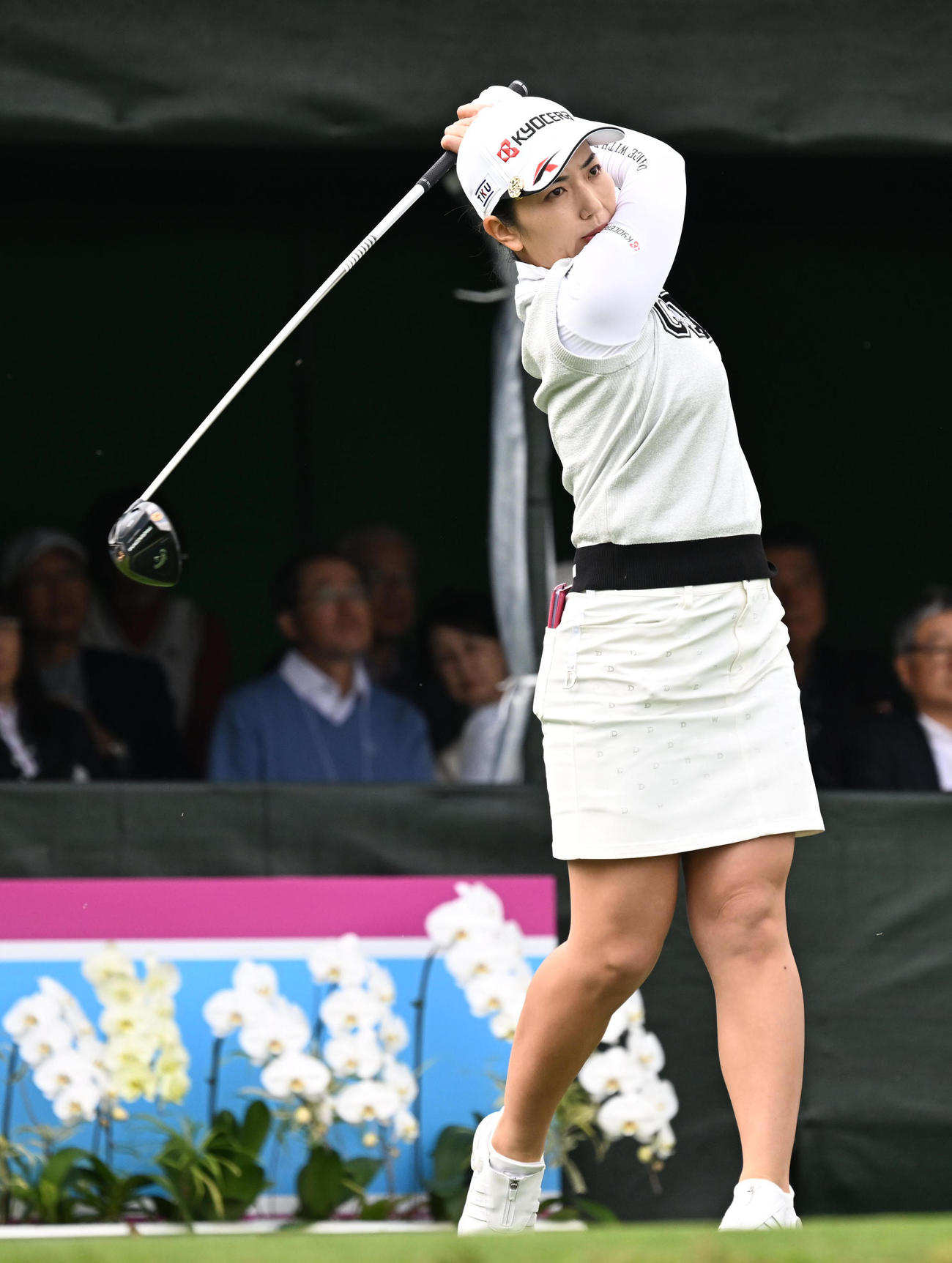 1番ティーショットを放つ笠りつ子（撮影・前岡正明）