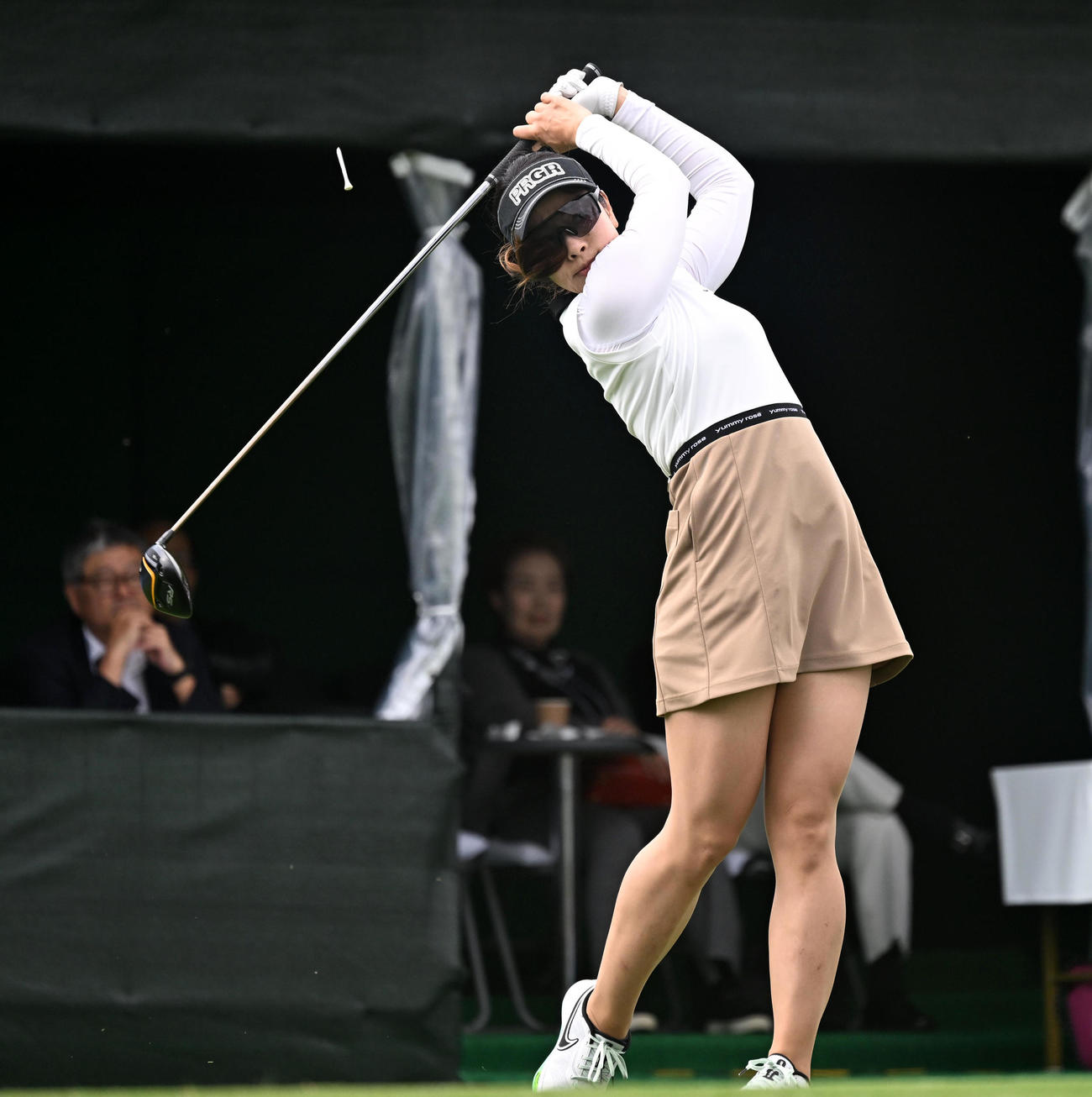 1番、ティーショットを放つ森田理（撮影・前岡正明）