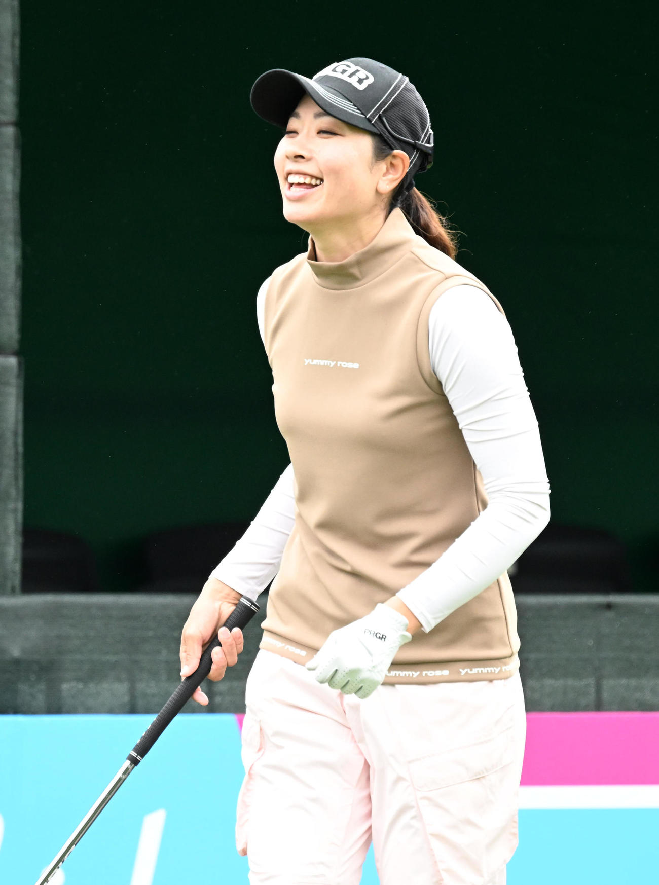 1番、ティーグラウンドで笑顔を見せる森田理（撮影・前岡正明）