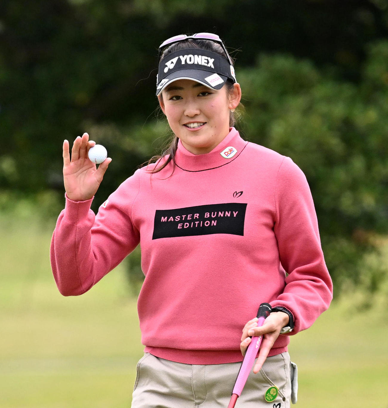 17番、バーディーパットを決めた岩井千（撮影・前岡正明）