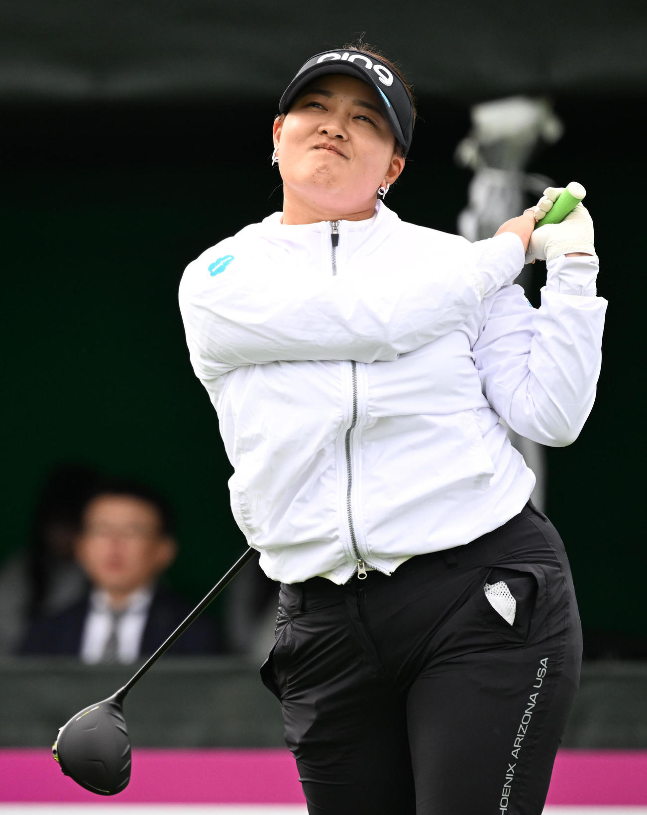 1番、ティーショットを放った鈴木愛（撮影・前岡正明）