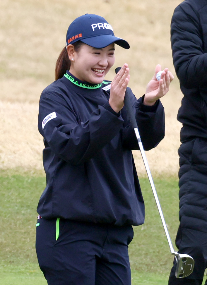 プロアマ戦を楽しむ小林（撮影・上山淳一）