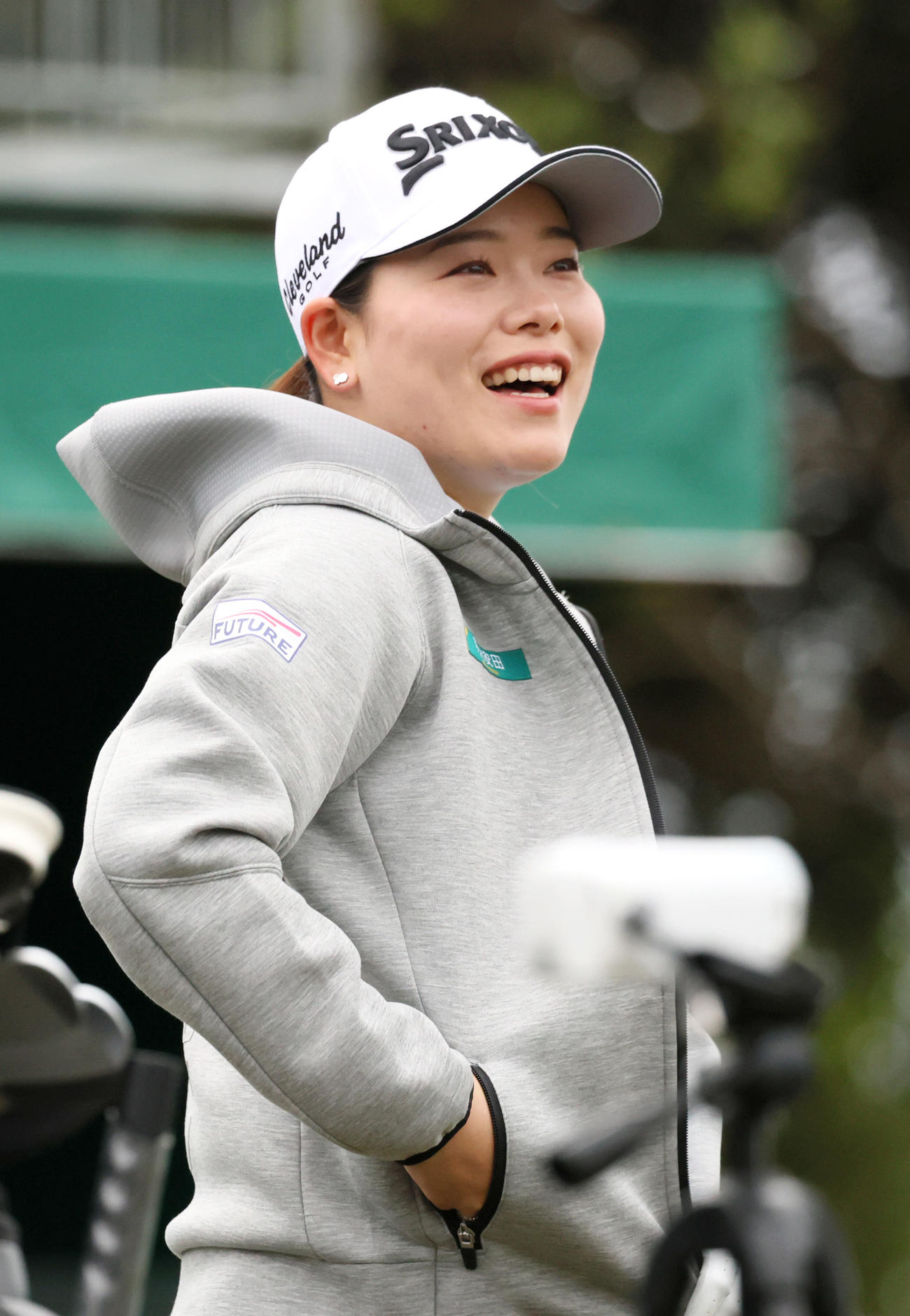 プロアマ戦でラウンドする明治安田所属の勝（撮影・上山淳一）