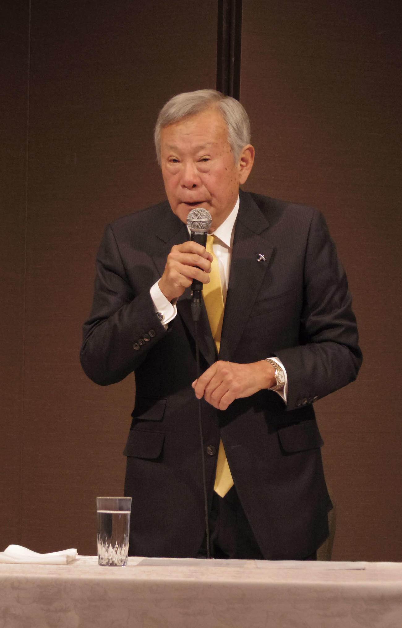 JGTOの新会長就任会見に臨む諸星裕氏（撮影・奥岡幹浩）