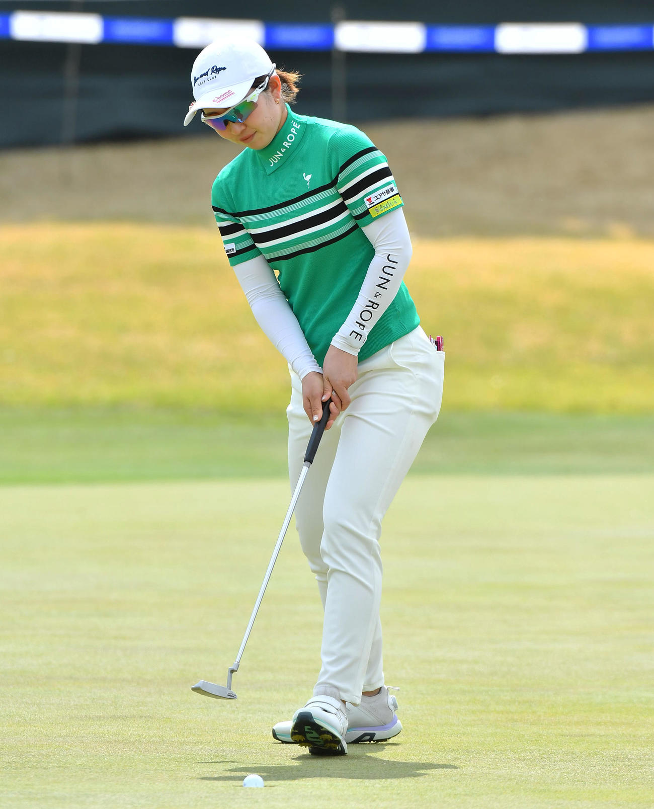 アクサレディス宮崎1日目　18番、バーディーパットを決める蛭田みな美（撮影・岩下翔太）