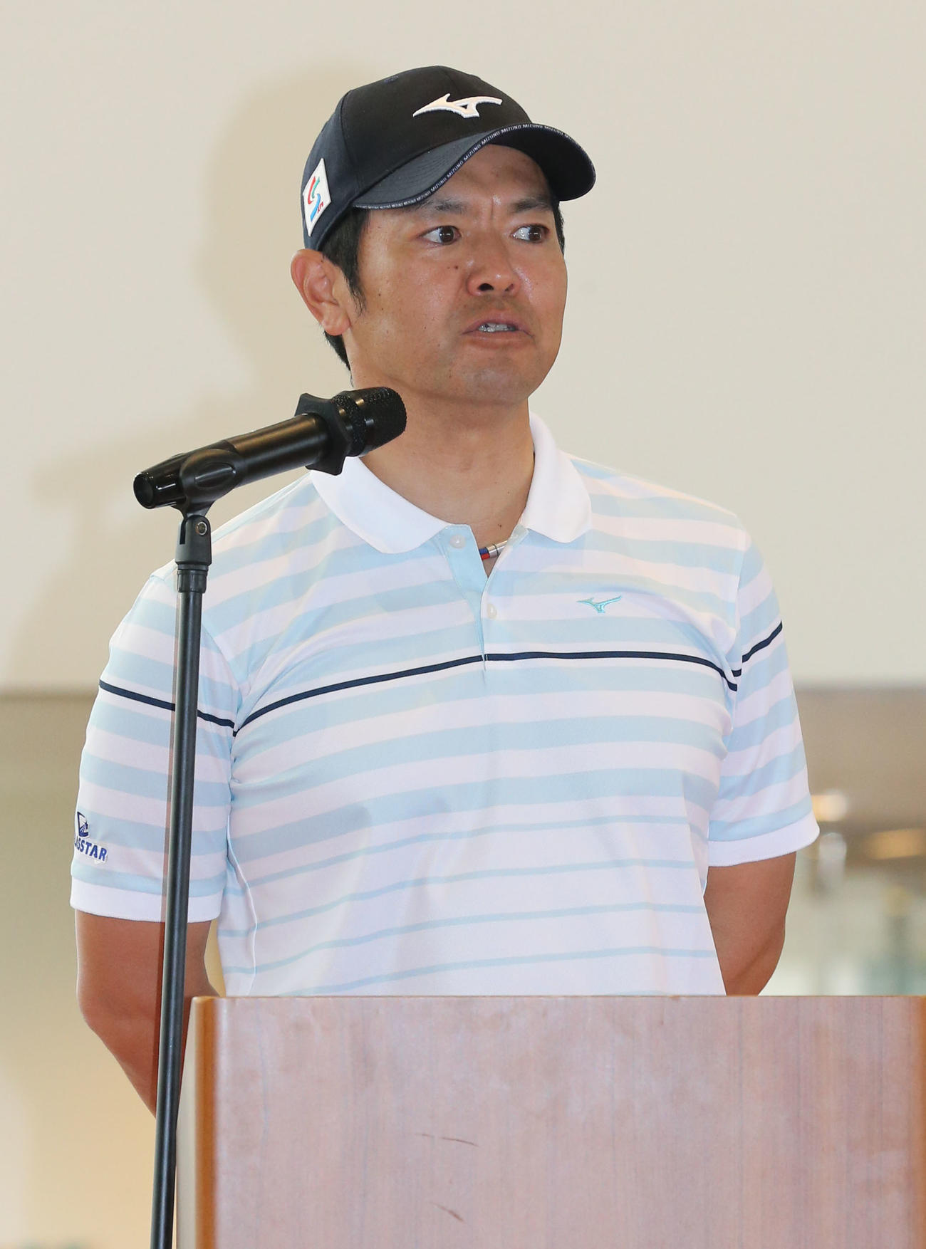 優勝スピーチをする武藤（撮影・梅根麻紀）