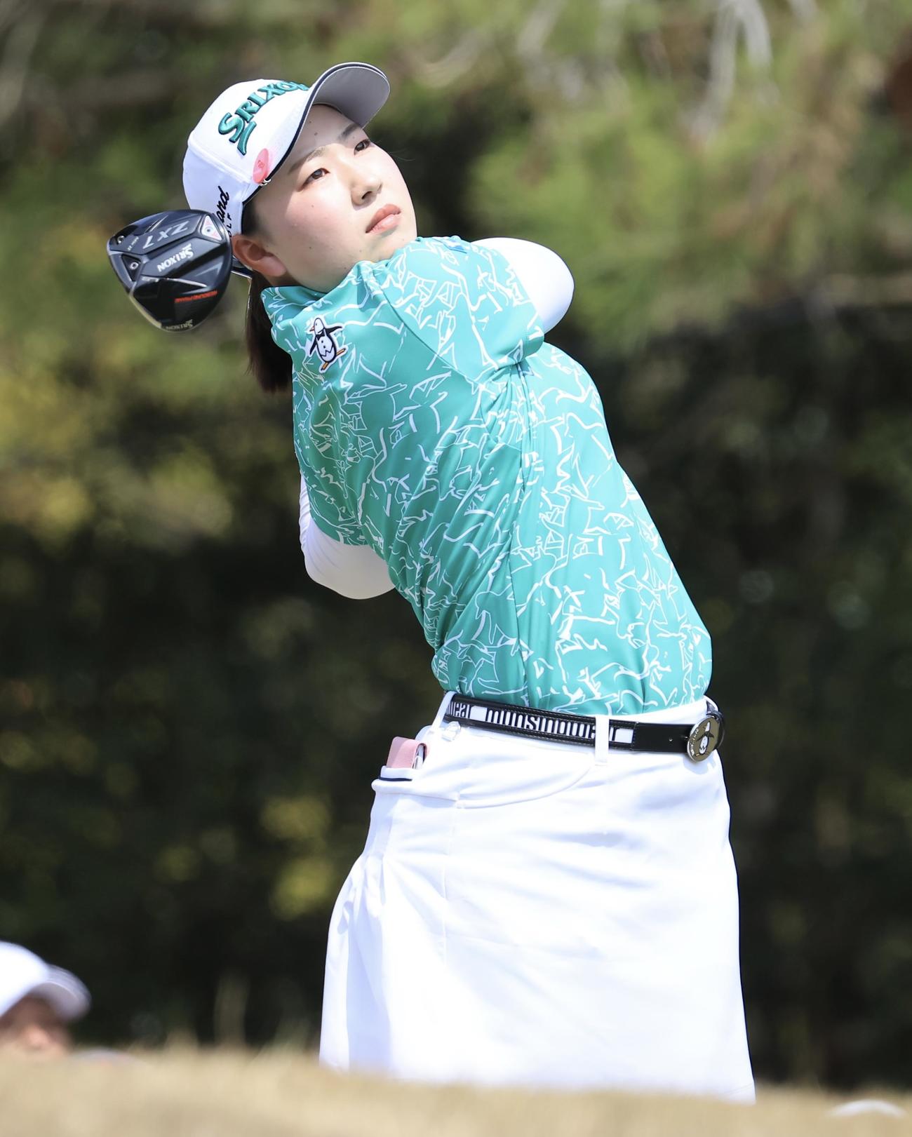 2番、ティーショットを放つ竹田麗央（撮影・浅見桂子）