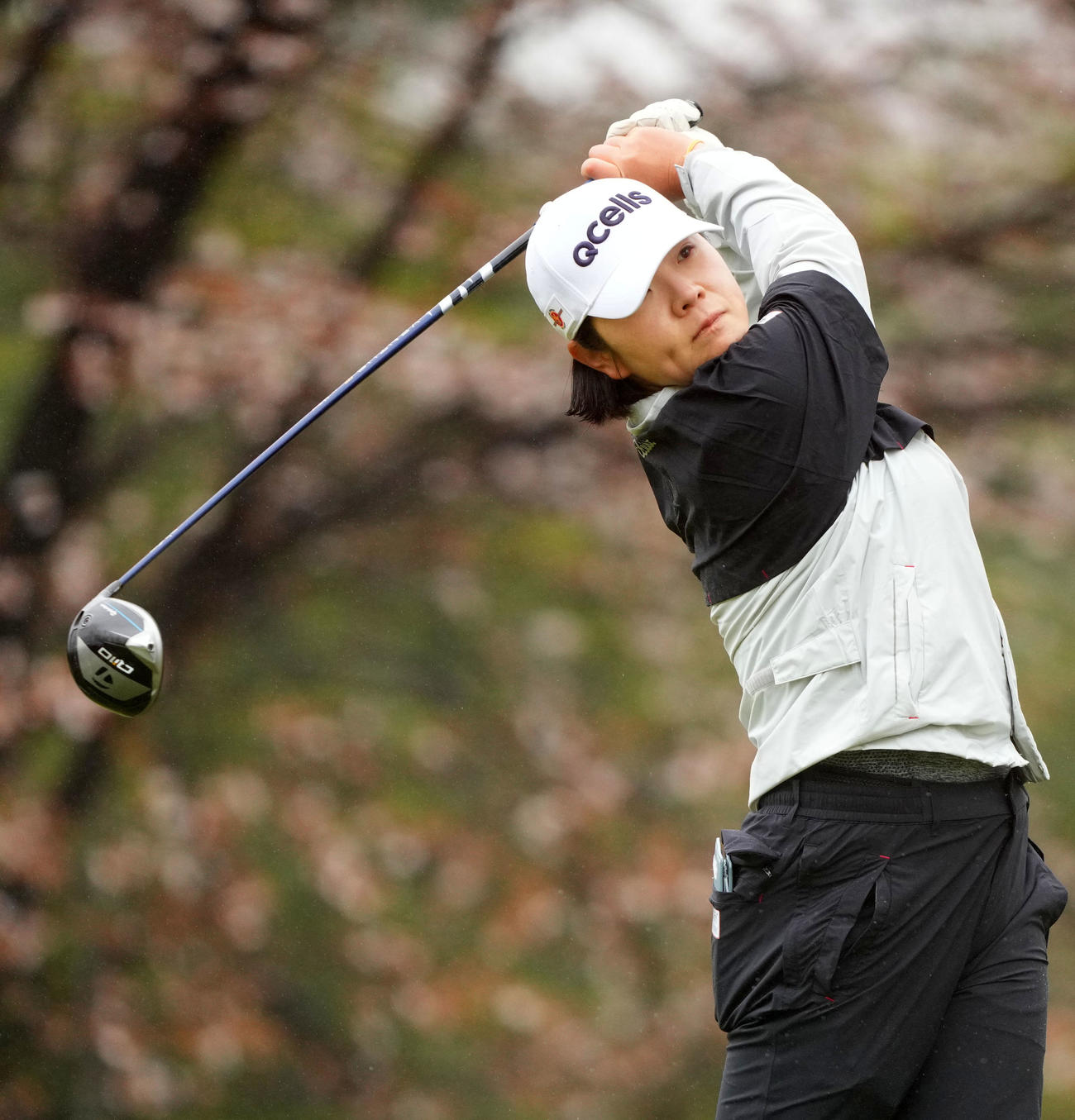 4番、ティーショットを放つイ・ミニョン（撮影・横山健太）