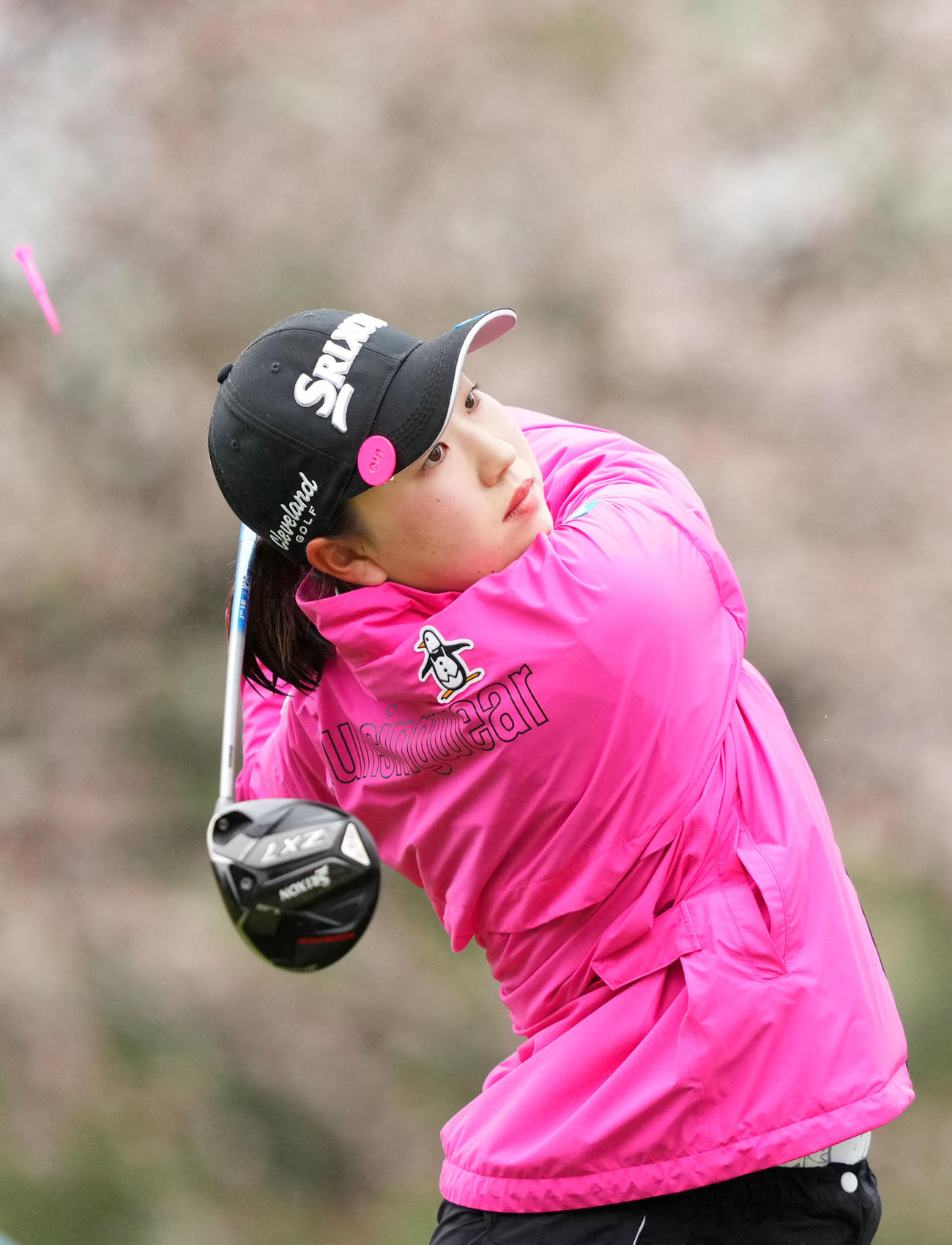 4番、ティーショットを放つ武田麗央（撮影・横山健太）