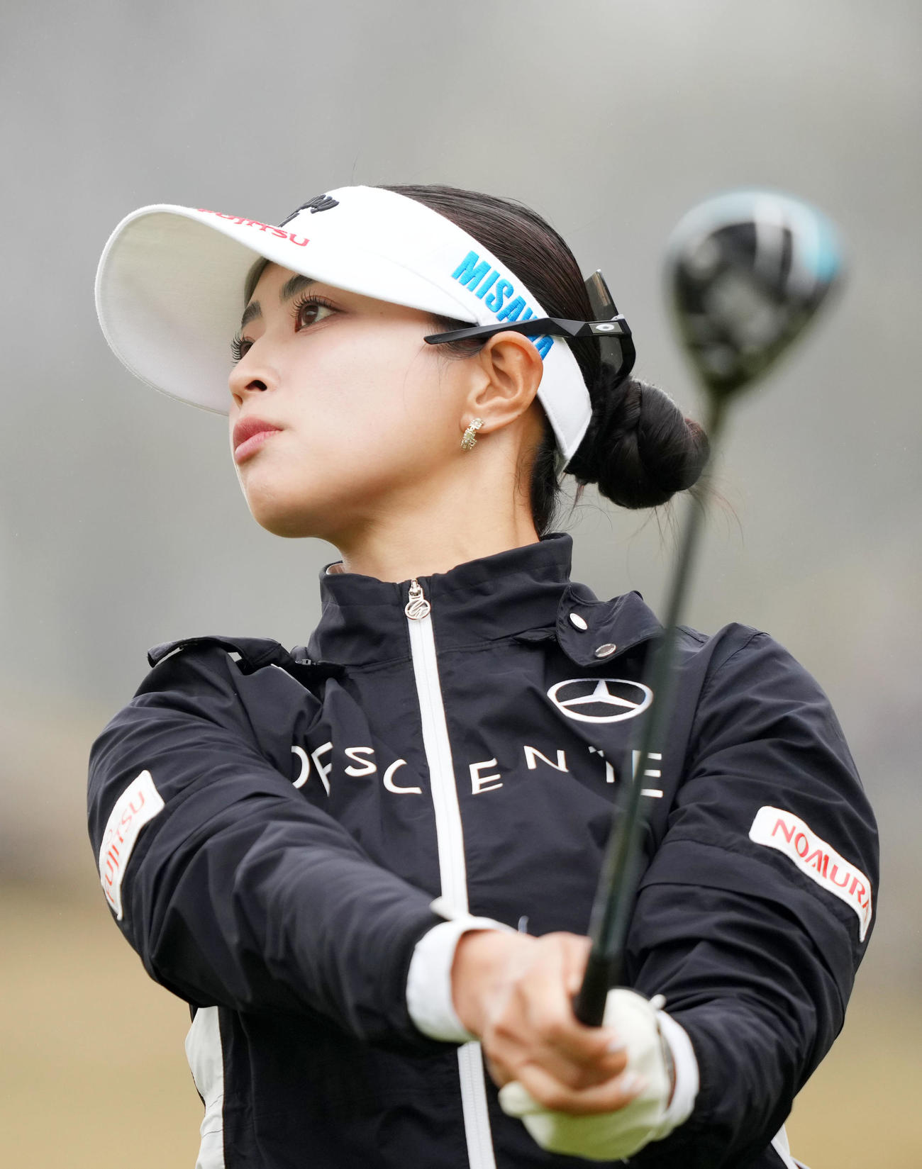 7番、ティーショットを放つ柏原明日架（撮影・横山健太）