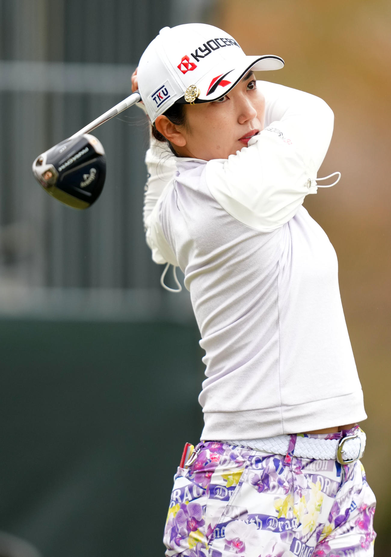 1番、ティーショットを放つ笠りつ子（撮影・横山健太）