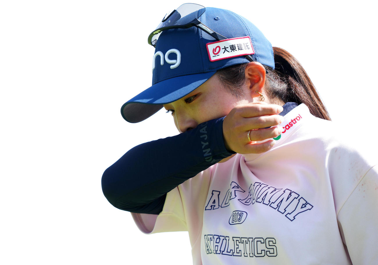 18番、優勝を逃し涙を流す佐久間（撮影・横山健太）
