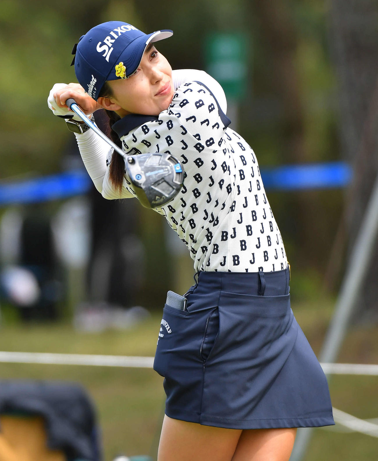 バンテリンレディス1日目　1番、ティーショットを放つ村田理沙（撮影・岩下翔太）