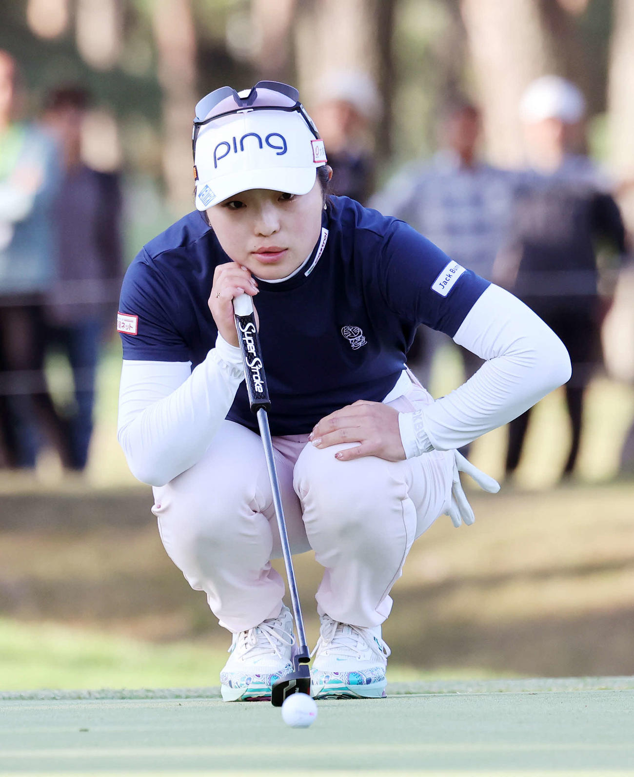 9番、ラインを読む佐久間朱莉（撮影・鈴木正人）