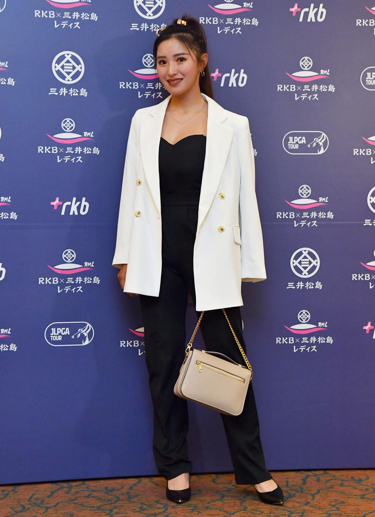 RKB×三井松島レディース　ドレスアップして前夜祭に出席する臼井麗香（撮影・岩下翔太）