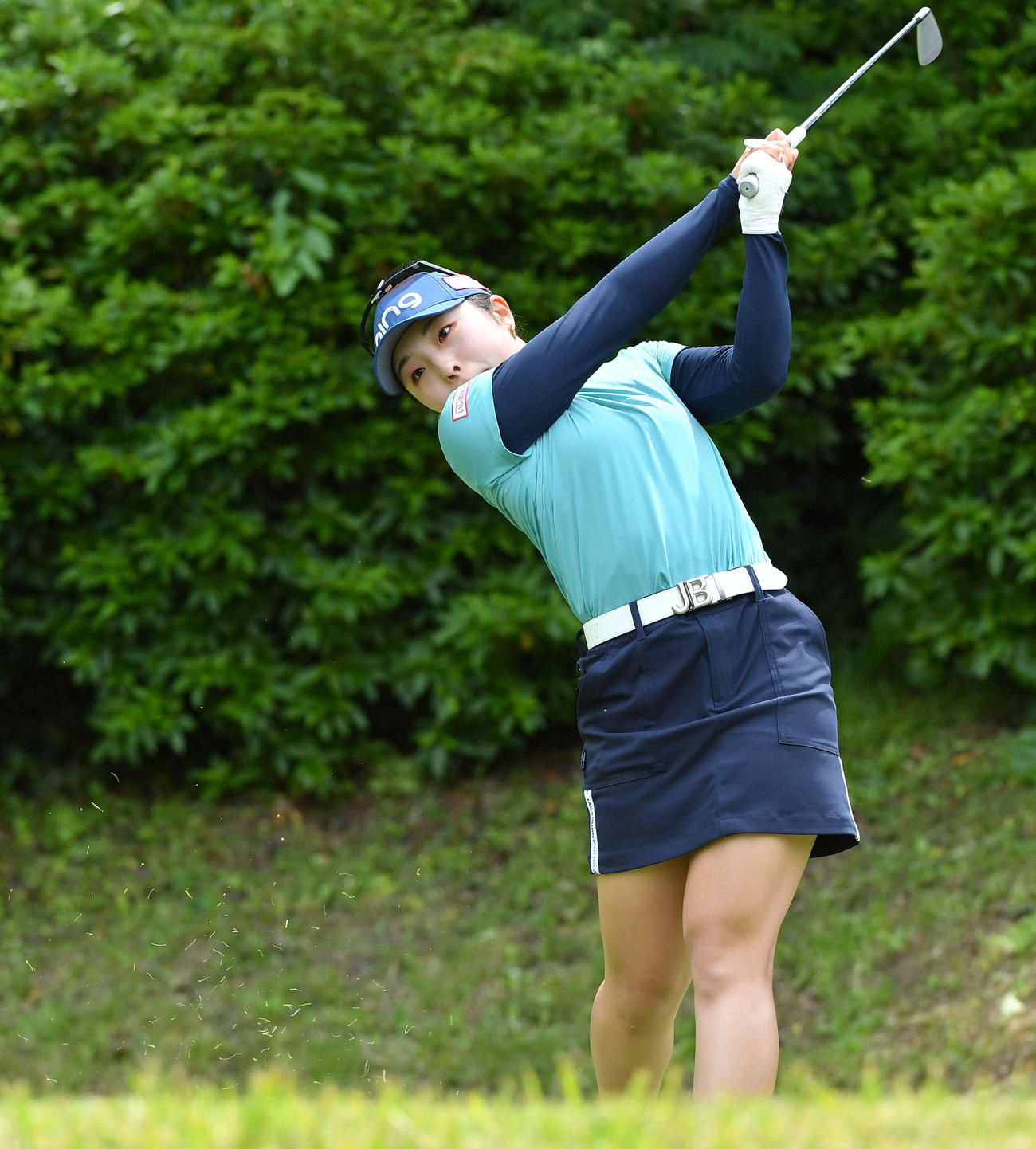 7番、ティーショットを放つ佐久間朱莉（撮影・岩下翔太）