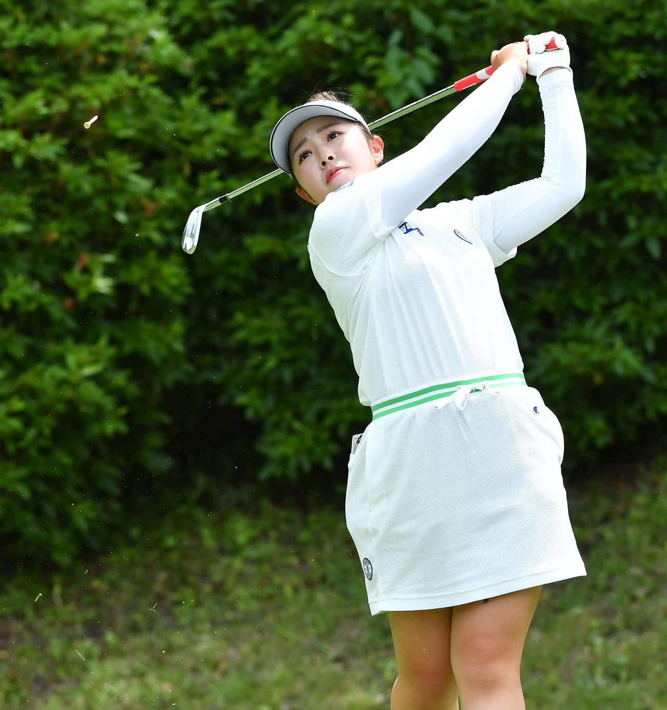 7番、ティーショットを放つ山下美夢有（撮影・岩下翔太）