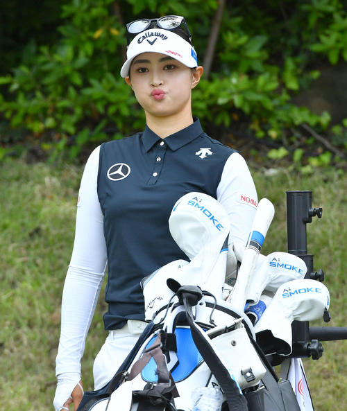 7番ティーグラウンドで口をとがらせる柏原明日架（撮影・岩下翔太）