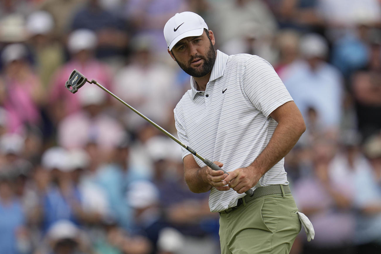全米プロ選手権　第1日のラウンドを行うスコッティ・シェフラー（AP）