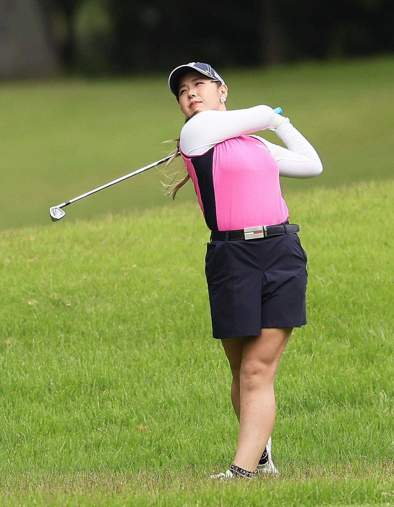 2番、第2打を放つ吉田優（撮影・足立雅史）