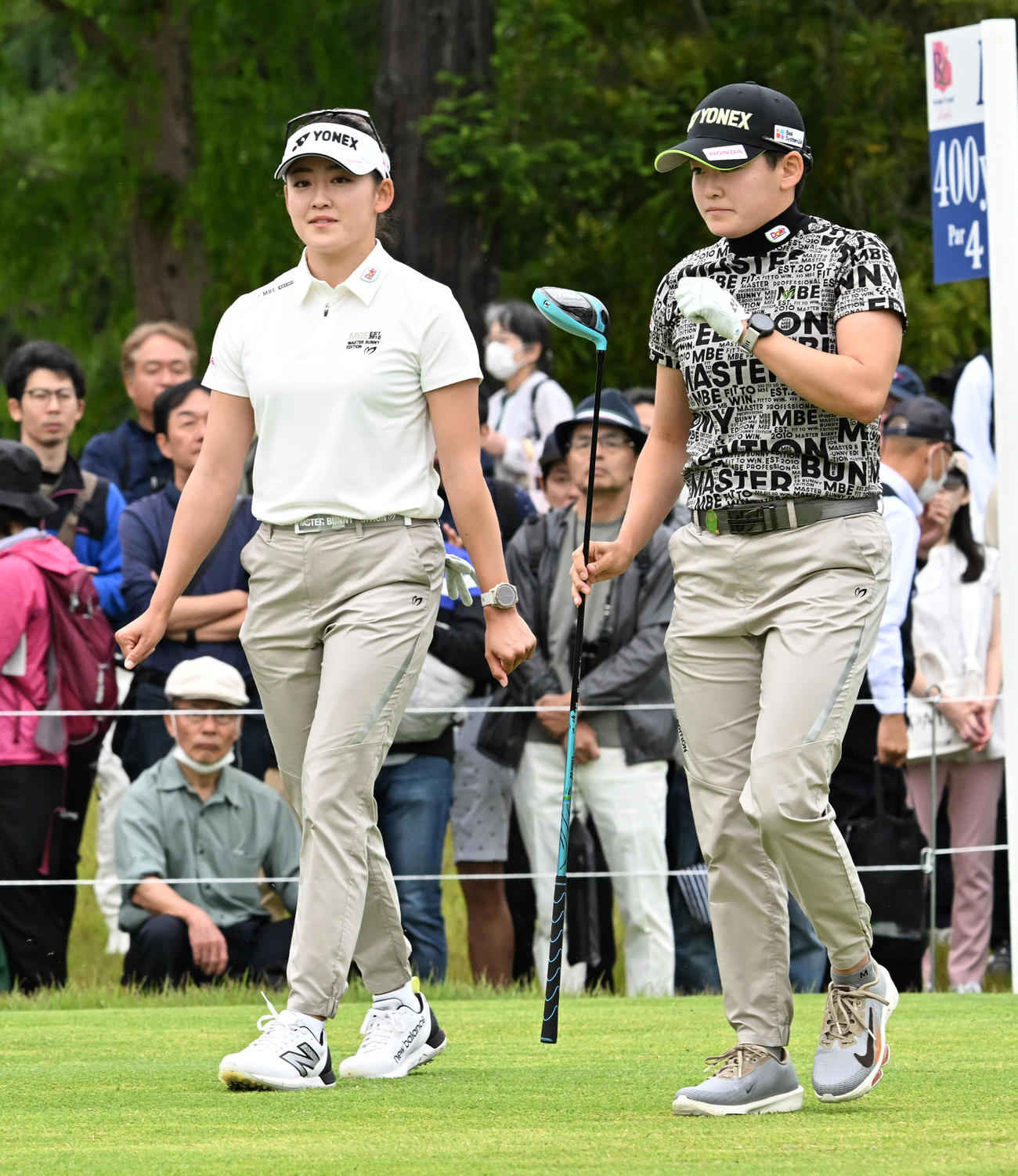 1番、スタートする岩井明（右）と岩井千（撮影・前岡正明）