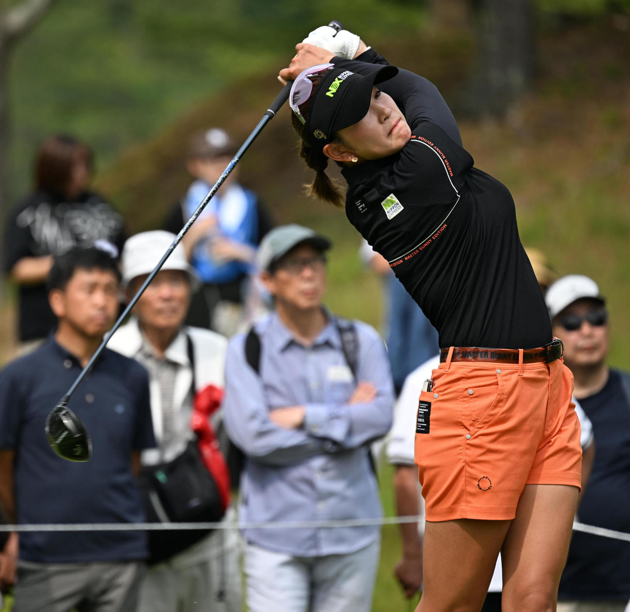 2番、ティーショットを放つ原（撮影・前岡正明）