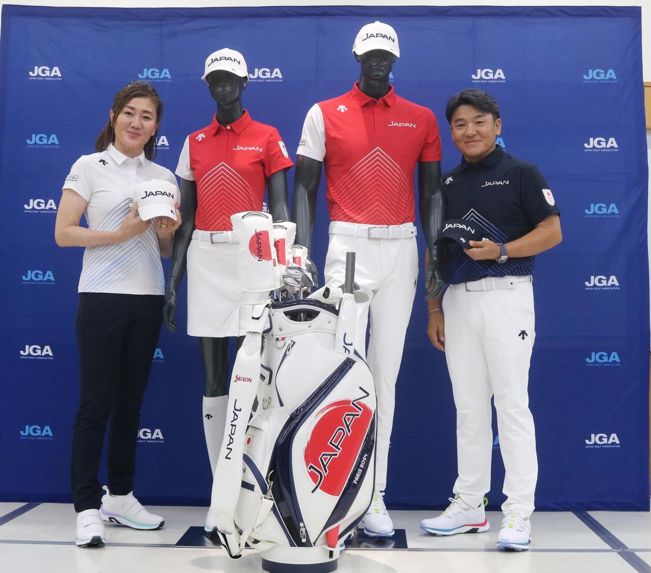 パリ五輪でのユニフォーム発表会に出席した服部コーチと丸山監督（撮影・深田雄智）