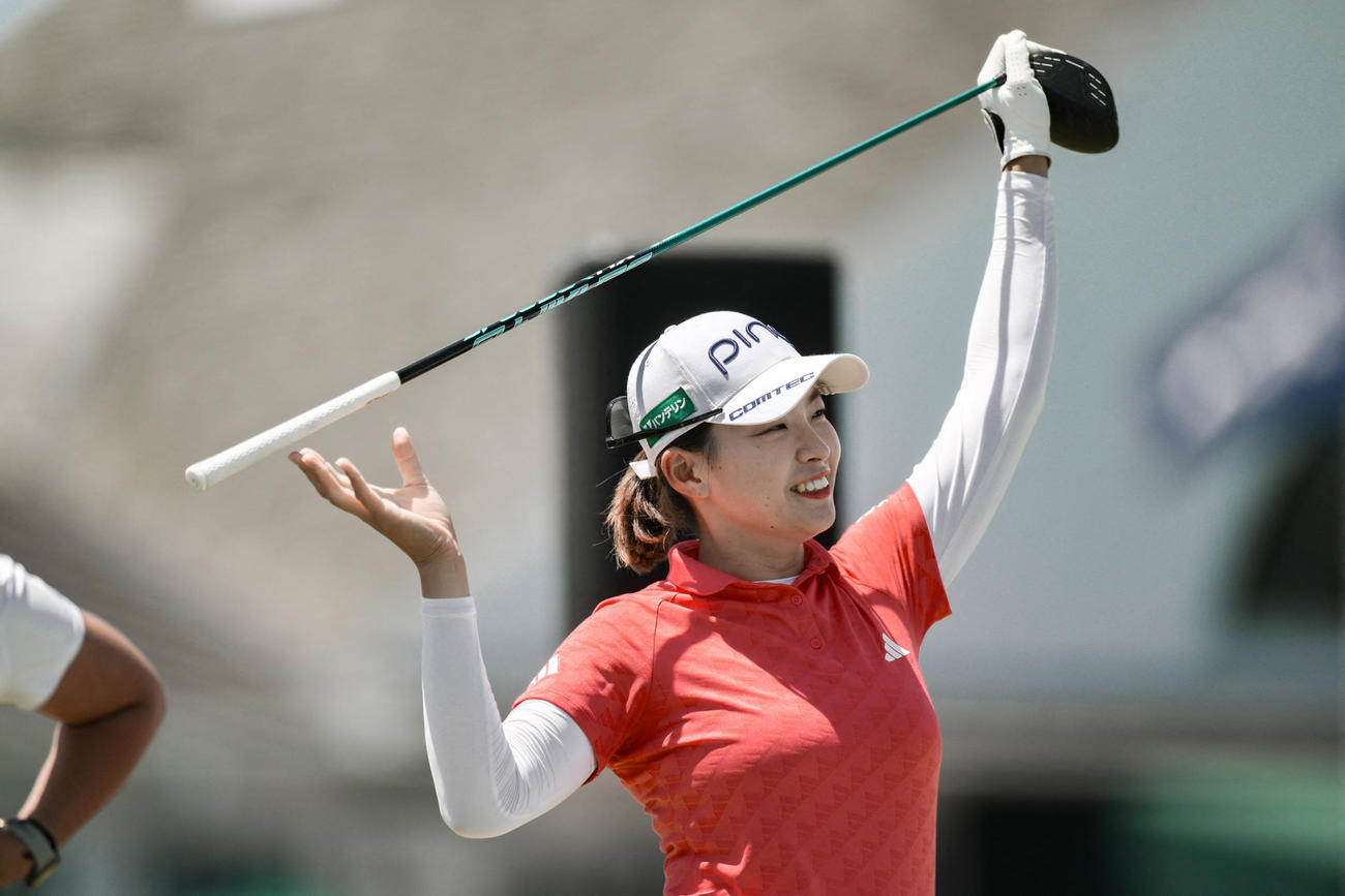 全米女子オープン第3日　ストレッチする渋野日向子（ロイター＝USA TODAY）